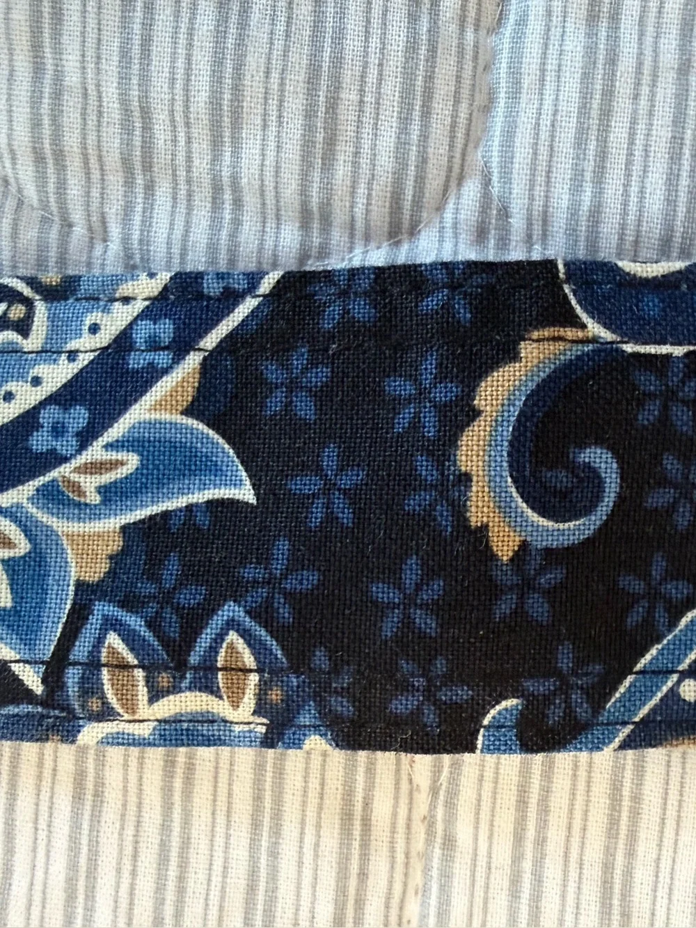 Women’s Blue & Black Paisley & Plaid fabric belt tortoise shell buckle large